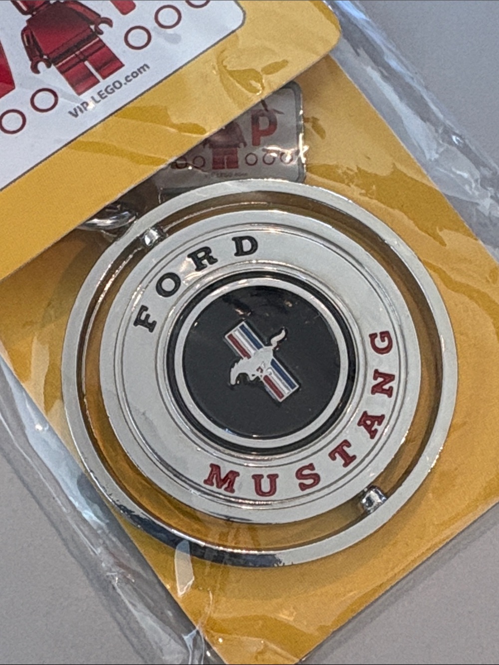 Lego VIP 2019 Collector Ford Mustang Keychain - Picture 3 of 4